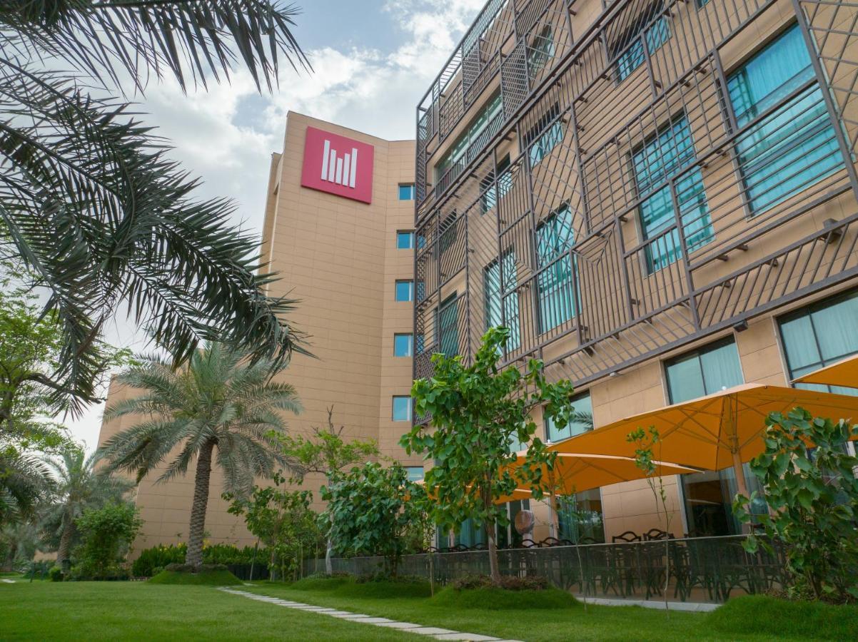Grand Millennium Al Seef Basra Екстериор снимка