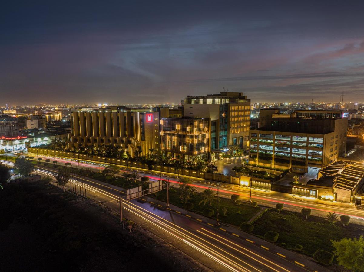 Grand Millennium Al Seef Basra Екстериор снимка