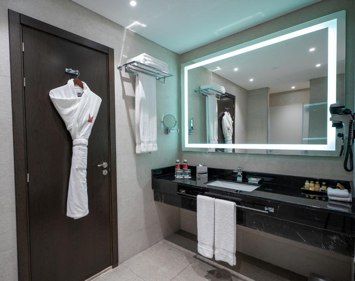 Grand Millennium Al Seef Basra Екстериор снимка