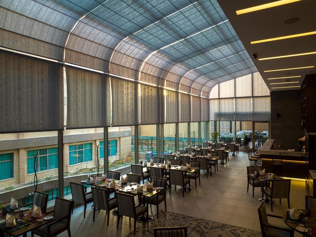 Grand Millennium Al Seef Basra Екстериор снимка