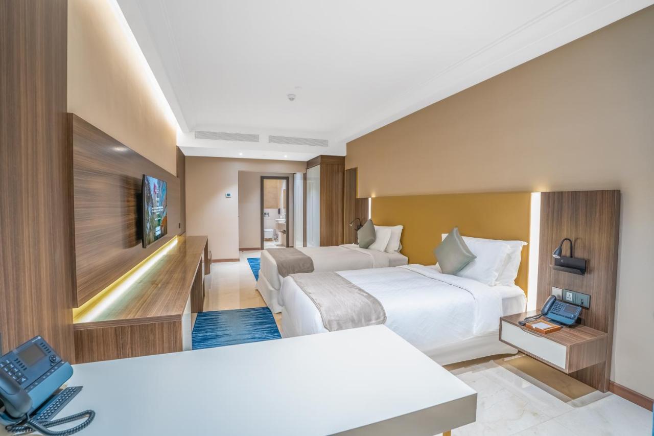 Grand Millennium Al Seef Basra Екстериор снимка