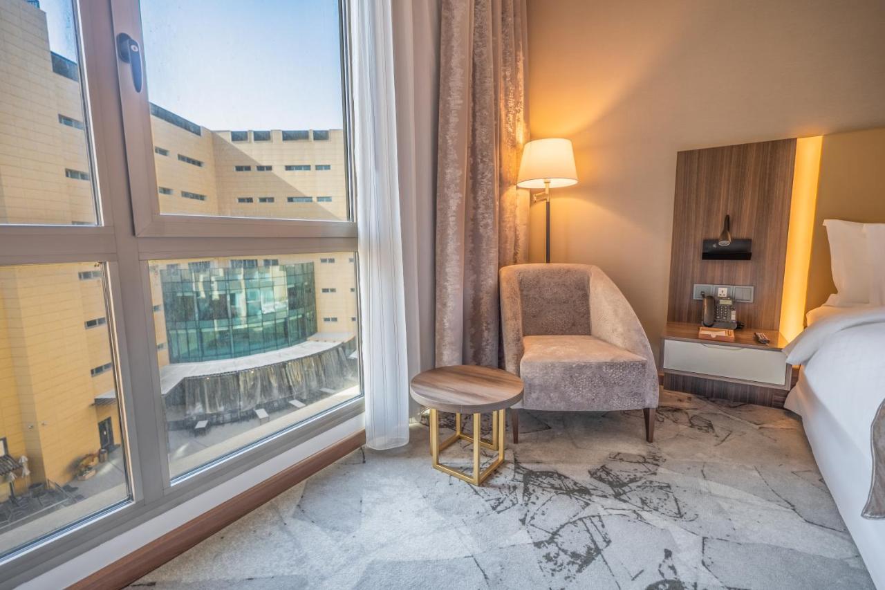Grand Millennium Al Seef Basra Екстериор снимка